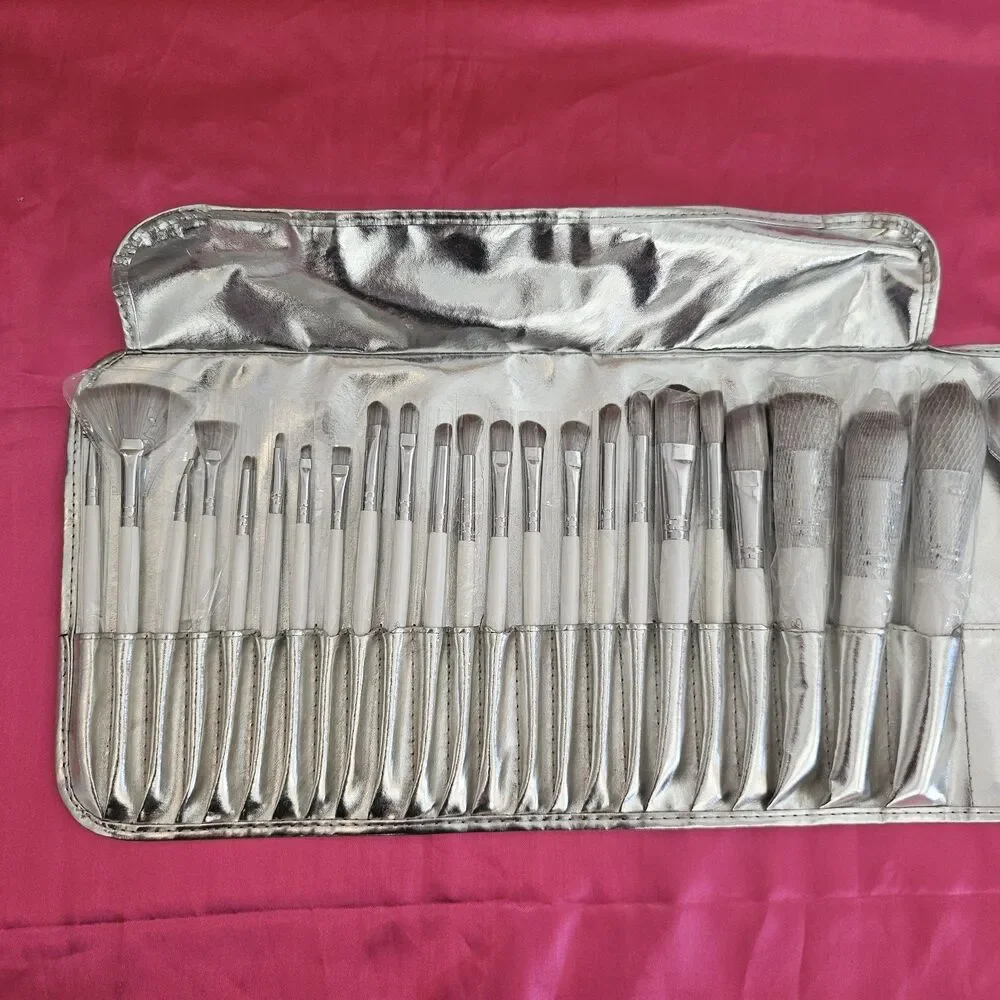 B.B.W. Cosmetics 24 Piece Makeup Brush Set With Carrying Travel Case Silver